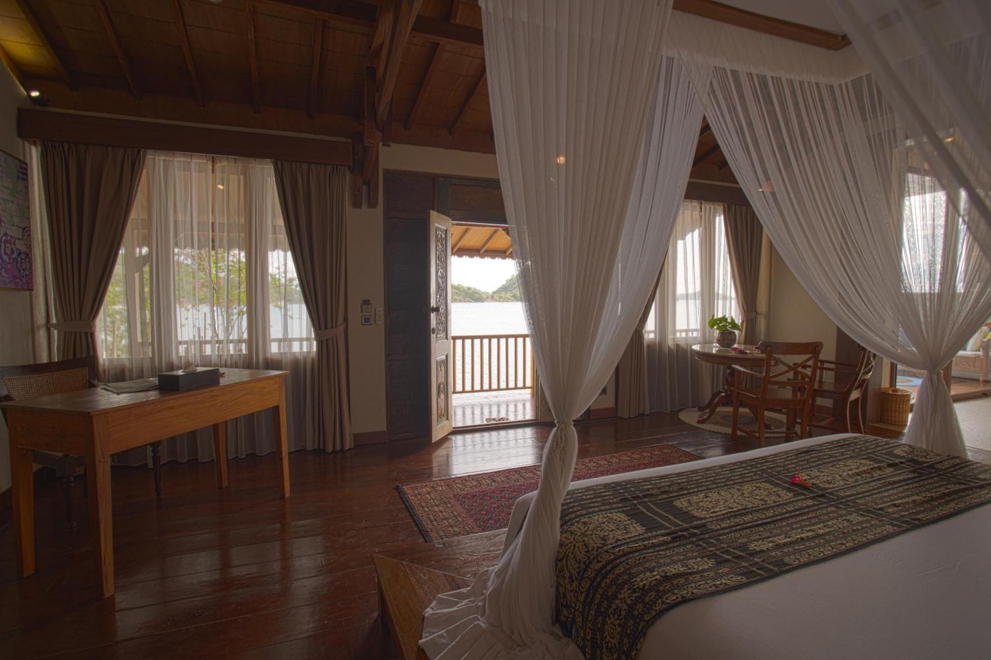 Plataran Komodo Resort & Spa - Chse Certified Labuan Bajo Esterno foto